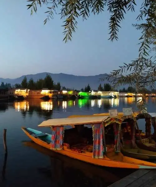 Srinagar-Tour-Ladakh-Tour-Package-2